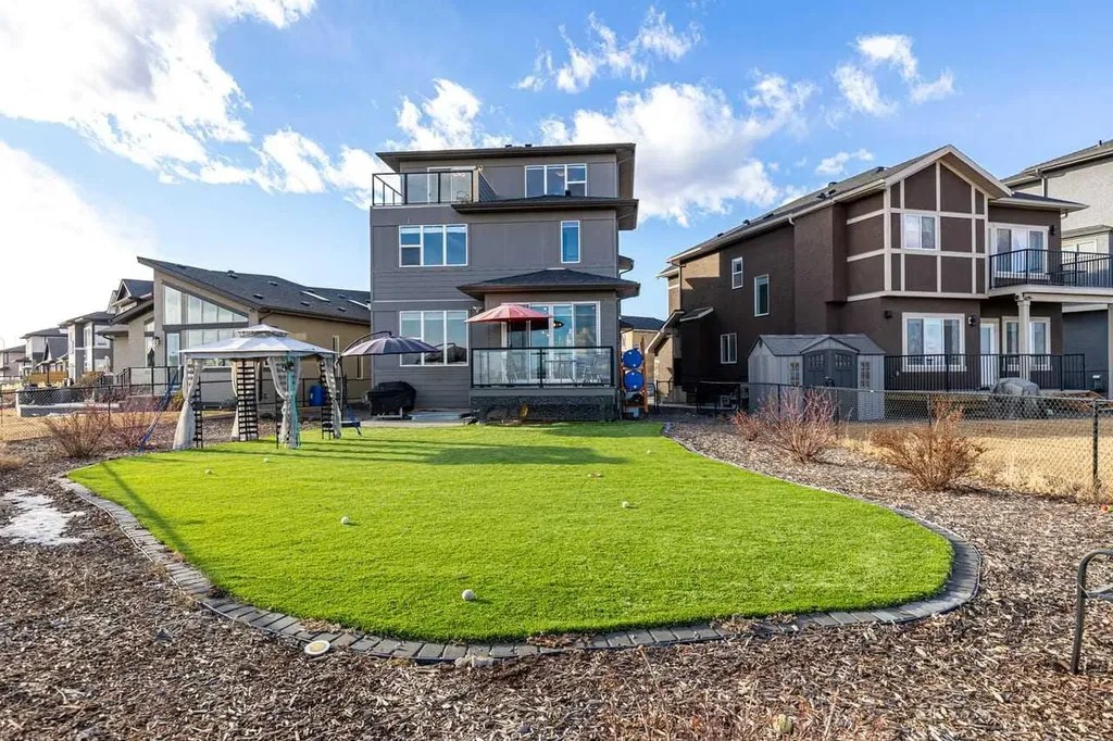 68 Walcrest View SE Calgary AB T2X4G3