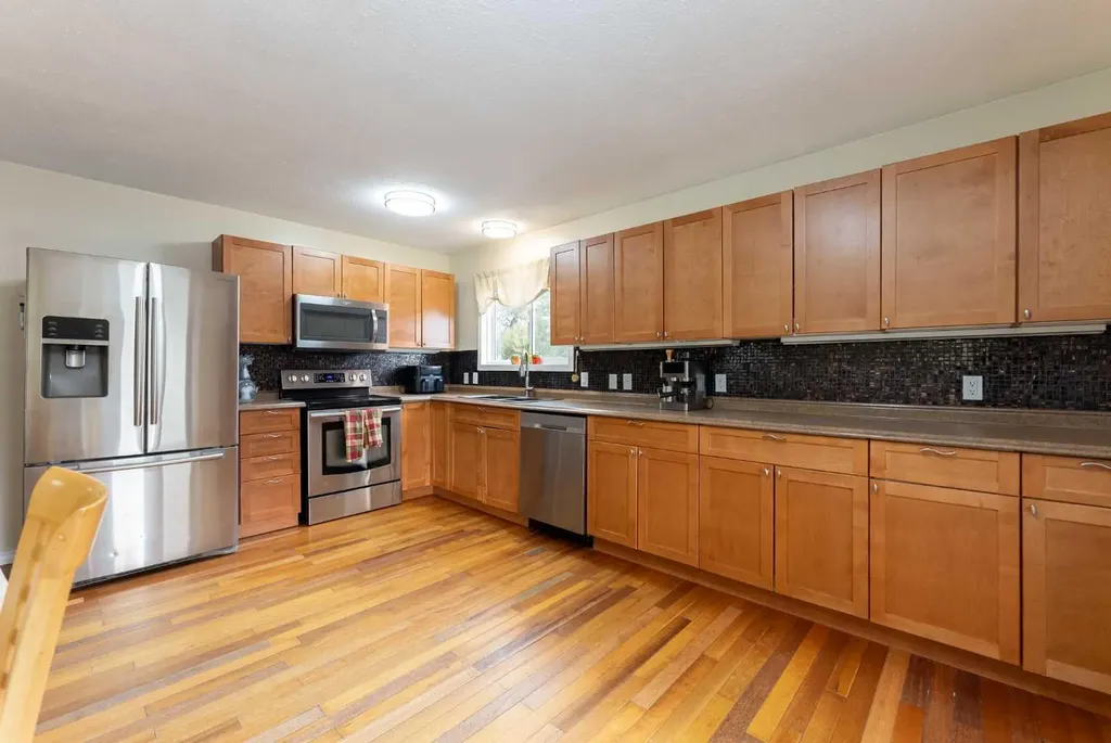 139 Laval Boulevard W Lethbridge AB T1K 4G7