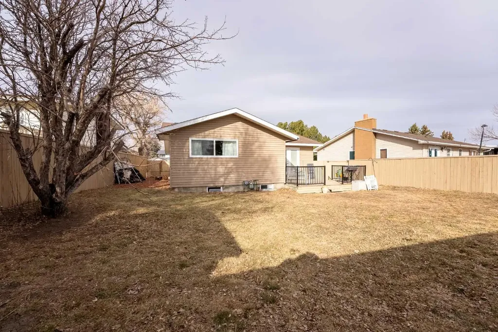 139 Laval Boulevard W Lethbridge AB T1K 4G7