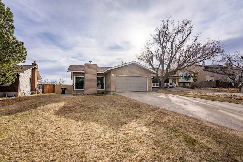 139 Laval Boulevard W Lethbridge AB T1K 4G7
