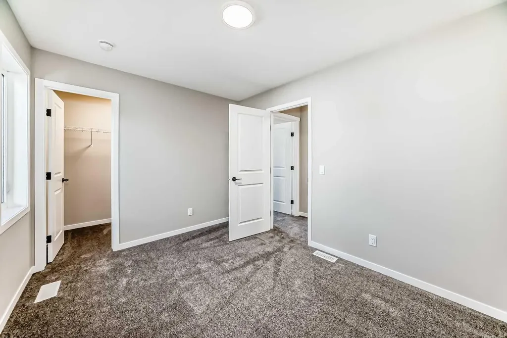 1089 Sawgrass Link NW Airdrie AB T4B5V2