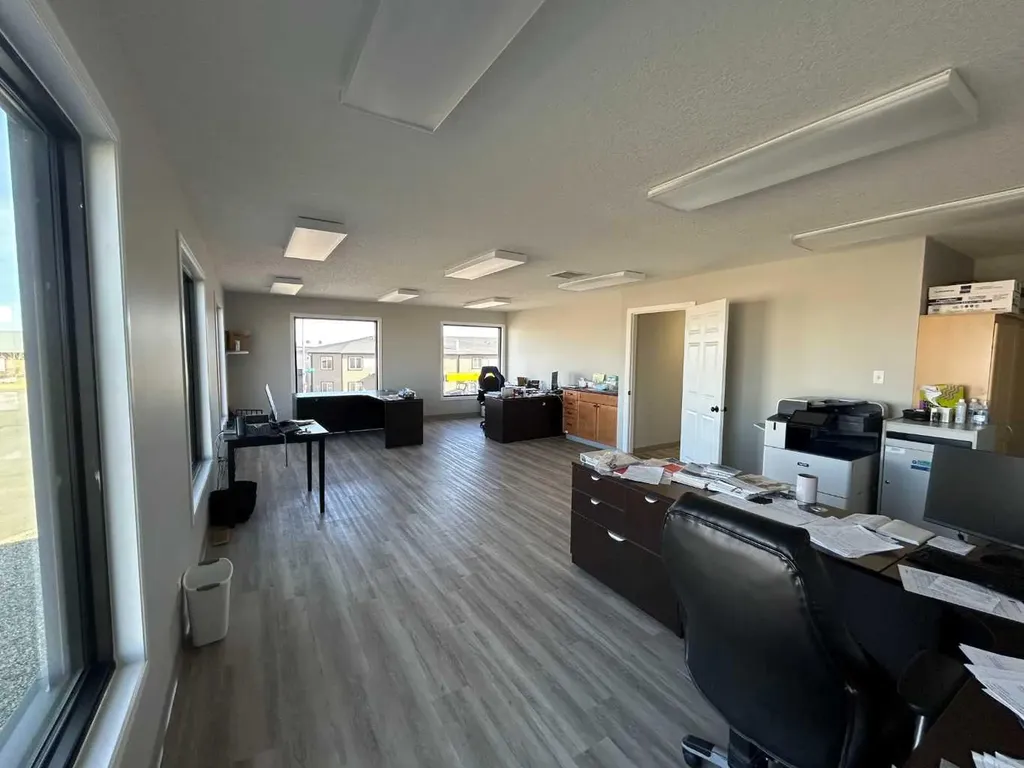 3174 34 Street N Lethbridge AB T1H 5T6