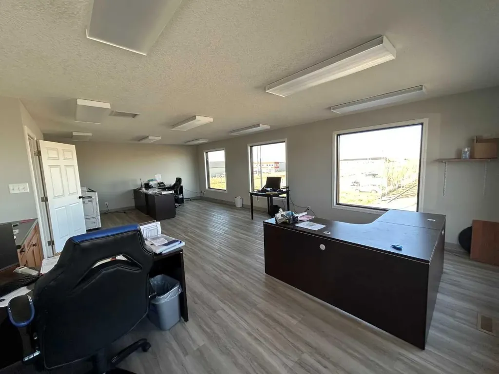 3174 34 Street N Lethbridge AB T1H 5T6