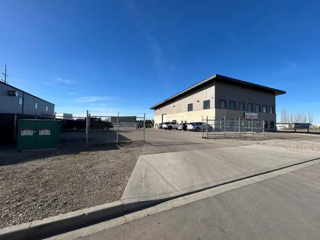 3174 34 Street N Lethbridge AB T1H 5T6