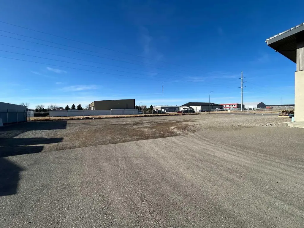 3174 34 Street N Lethbridge AB T1H 5T6