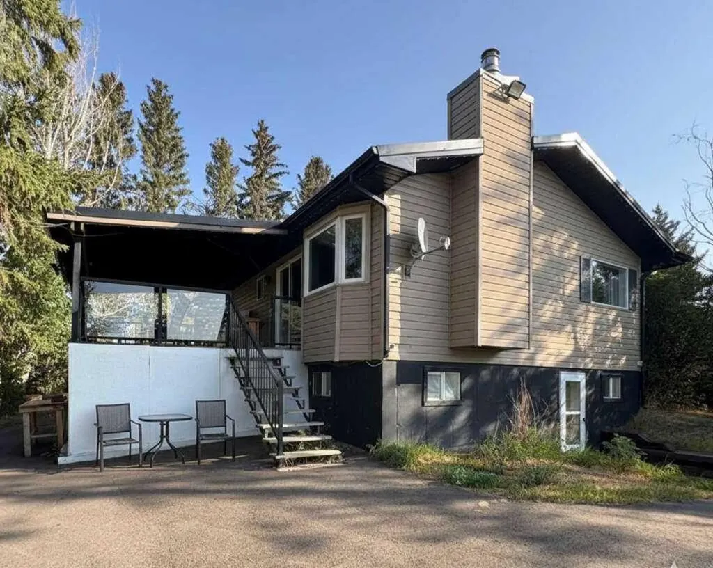322060 Range Road 261 Rural Kneehill County AB T0M 2B0