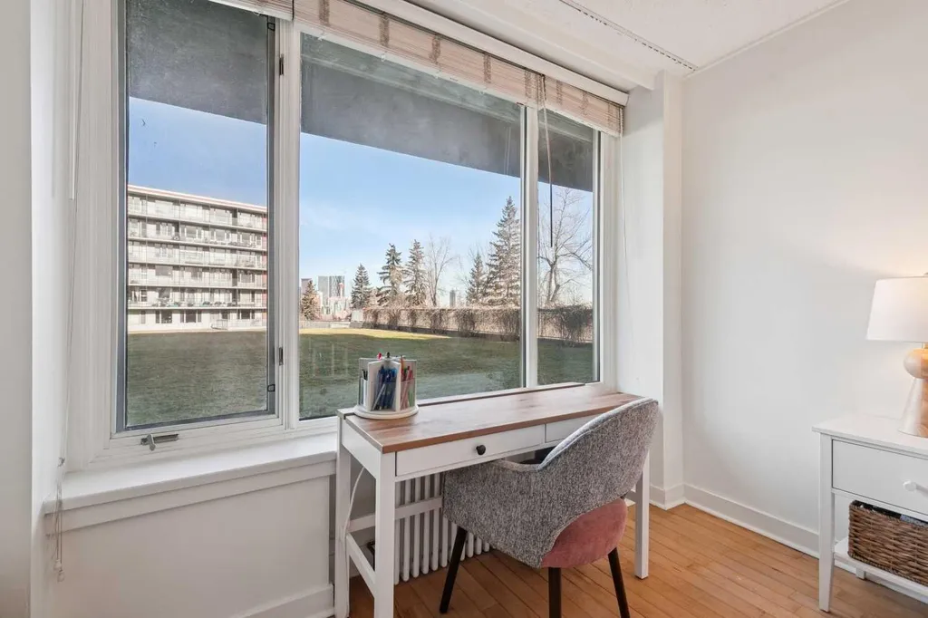 3316 Rideau Place SW Calgary AB T2S 1Z4