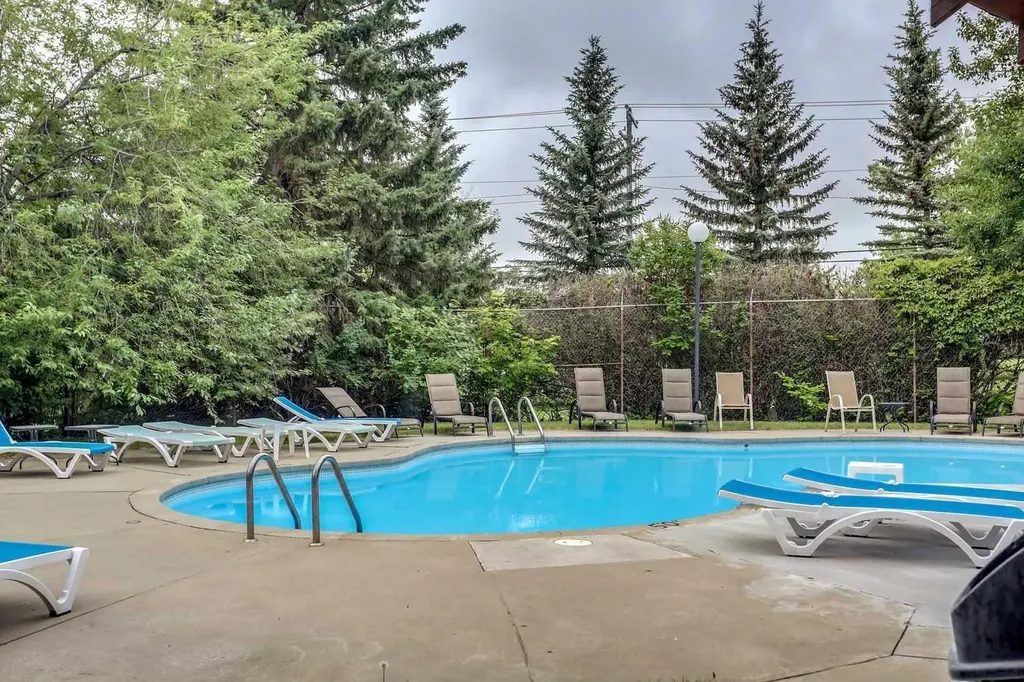 3316 Rideau Place SW Calgary AB T2S 1Z4