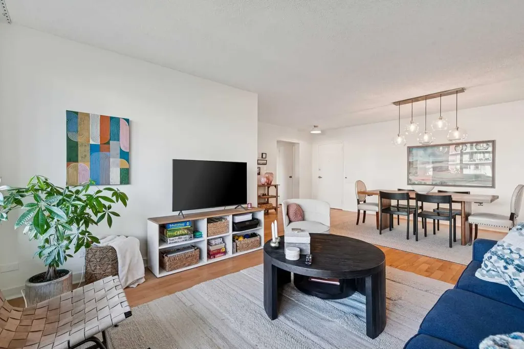 3316 Rideau Place SW Calgary AB T2S 1Z4