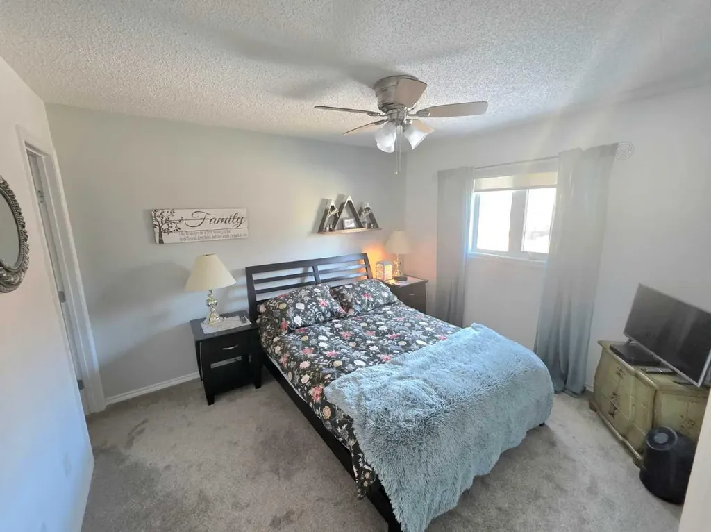 10818 92 Street Peace River AB T8S1P4