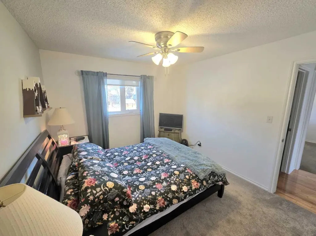 10818 92 Street Peace River AB T8S1P4