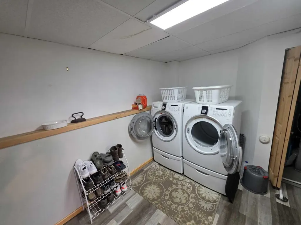 10818 92 Street Peace River AB T8S1P4