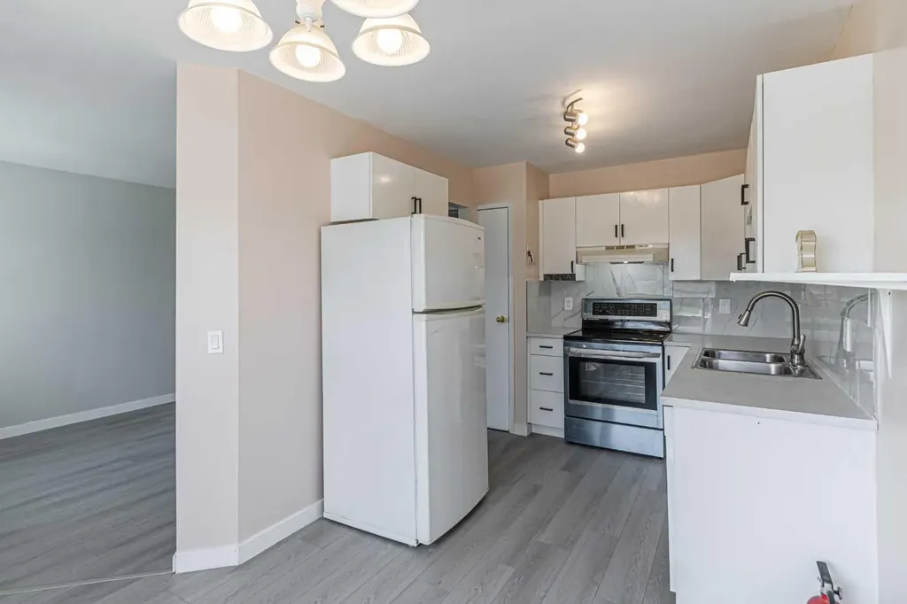 165 Sandpiper Lane NW Calgary AB T3K4L7