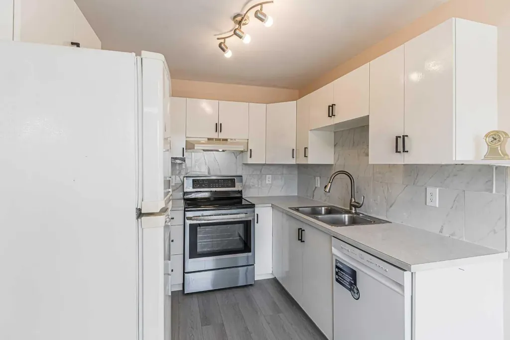 165 Sandpiper Lane NW Calgary AB T3K4L7