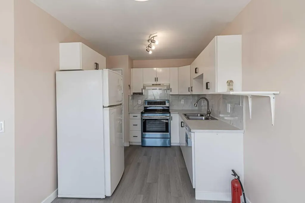 165 Sandpiper Lane NW Calgary AB T3K4L7