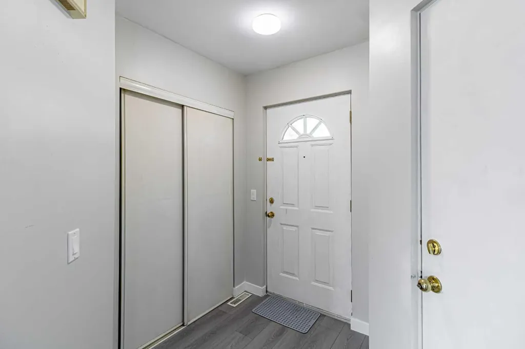 165 Sandpiper Lane NW Calgary AB T3K4L7