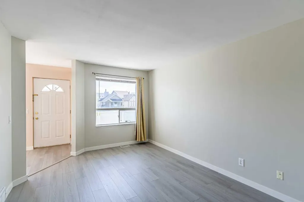 165 Sandpiper Lane NW Calgary AB T3K4L7