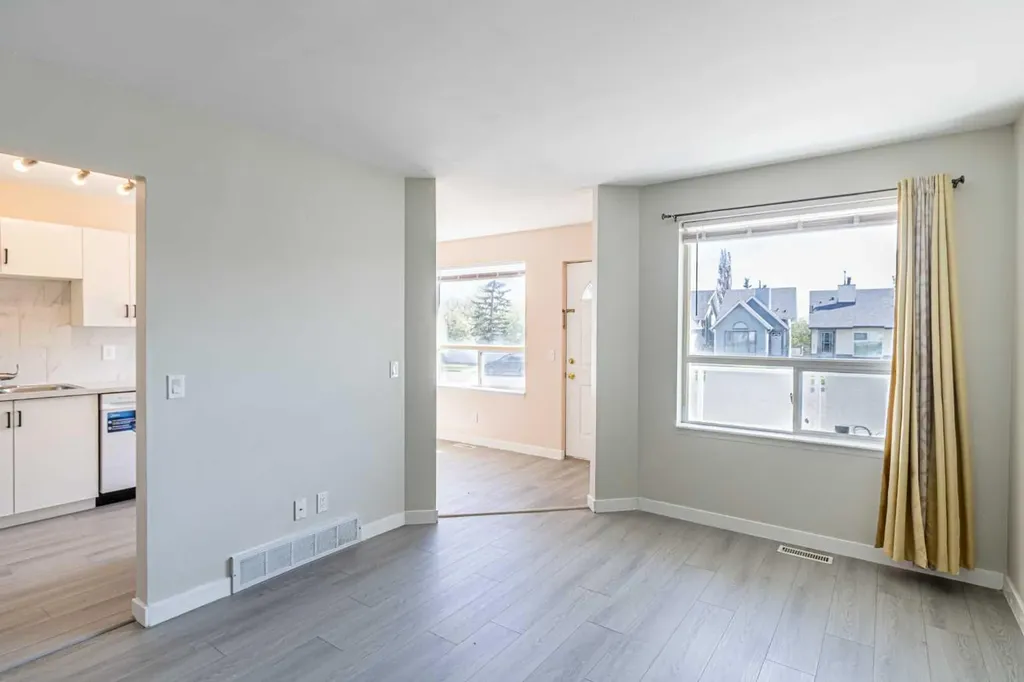 165 Sandpiper Lane NW Calgary AB T3K4L7