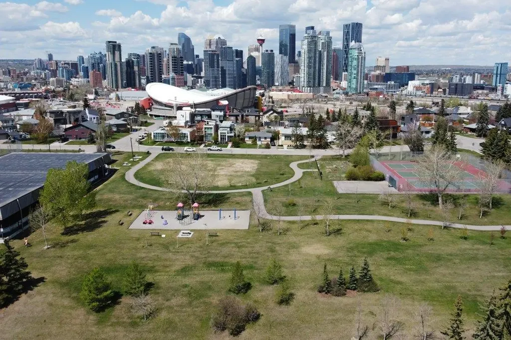 1808 Salisbury Street SE Calgary AB T2G4K1