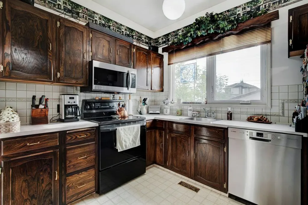 1808 Salisbury Street SE Calgary AB T2G4K1