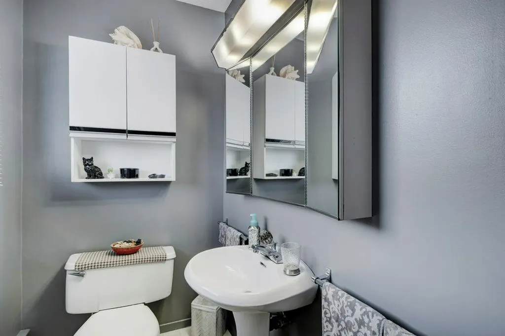 1808 Salisbury Street SE Calgary AB T2G4K1