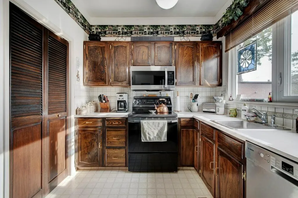 1808 Salisbury Street SE Calgary AB T2G4K1