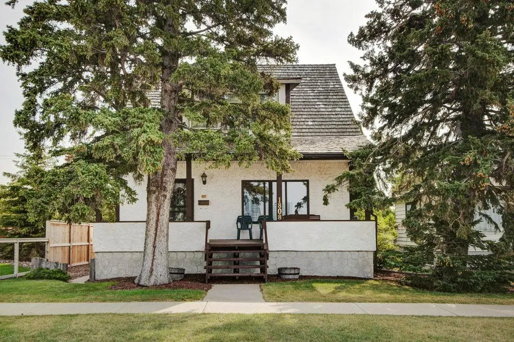 1808 Salisbury Street SE Calgary AB T2G4K1