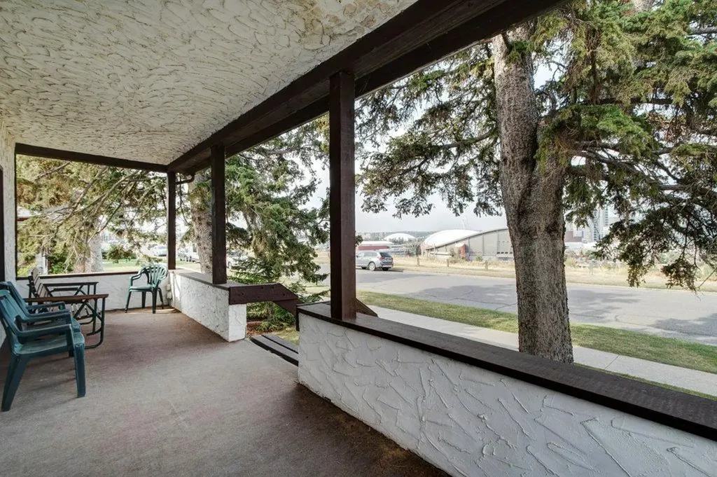 1808 Salisbury Street SE Calgary AB T2G4K1