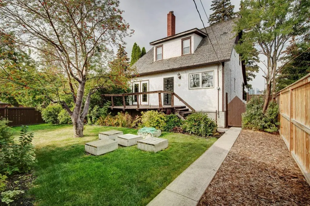 1808 Salisbury Street SE Calgary AB T2G4K1