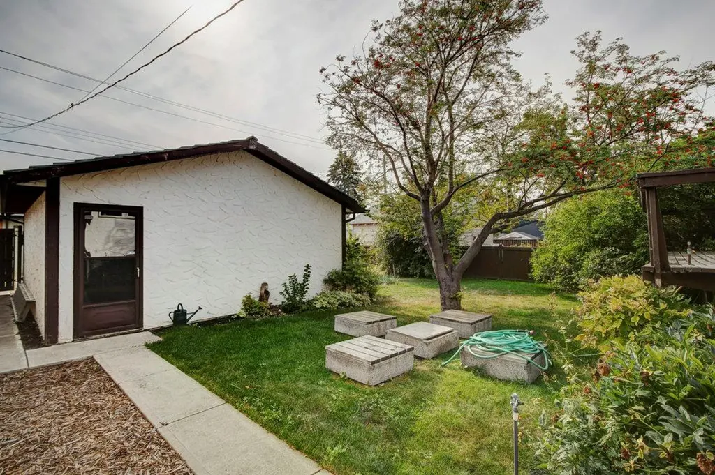 1808 Salisbury Street SE Calgary AB T2G4K1