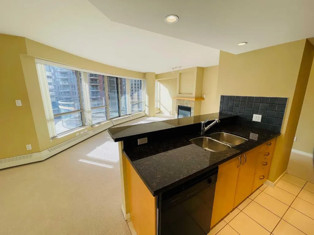 1078 6 Avenue SW Calgary AB T2P5N6
