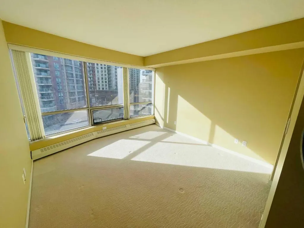 1078 6 Avenue SW Calgary AB T2P5N6