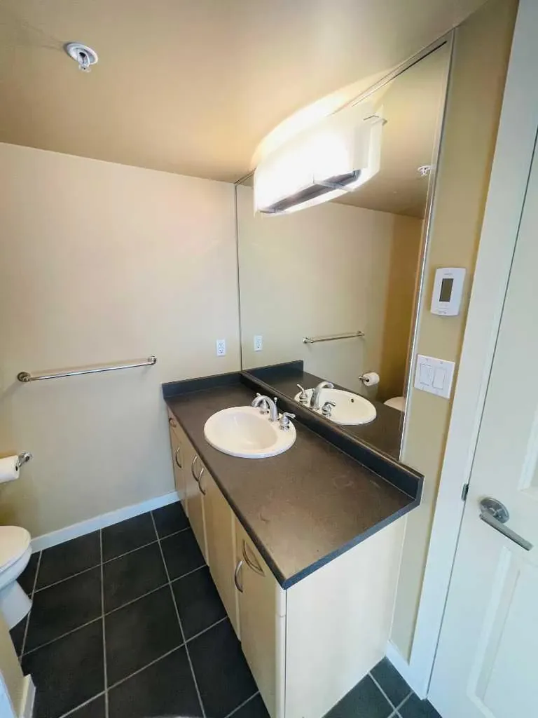 1078 6 Avenue SW Calgary AB T2P5N6