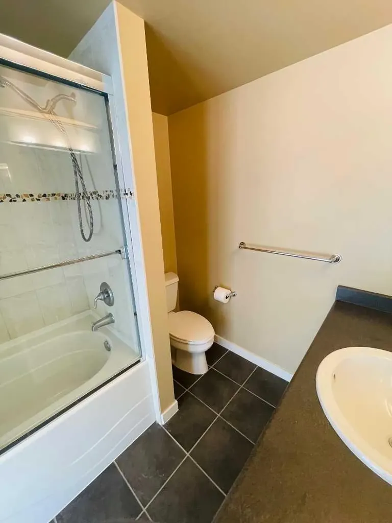 1078 6 Avenue SW Calgary AB T2P5N6