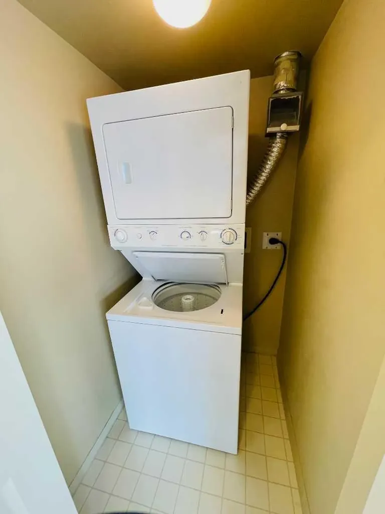 1078 6 Avenue SW Calgary AB T2P5N6