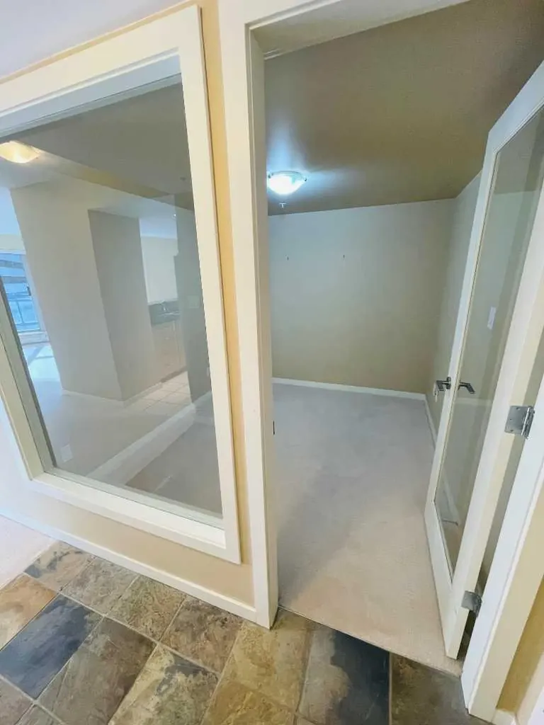 1078 6 Avenue SW Calgary AB T2P5N6