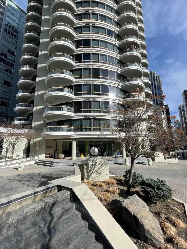 1078 6 Avenue SW Calgary AB T2P5N6