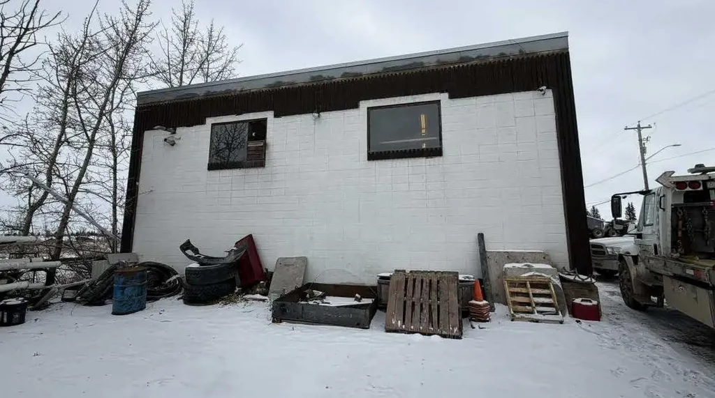 4606 East Railway Street Blackfalds AB T0M 0J0