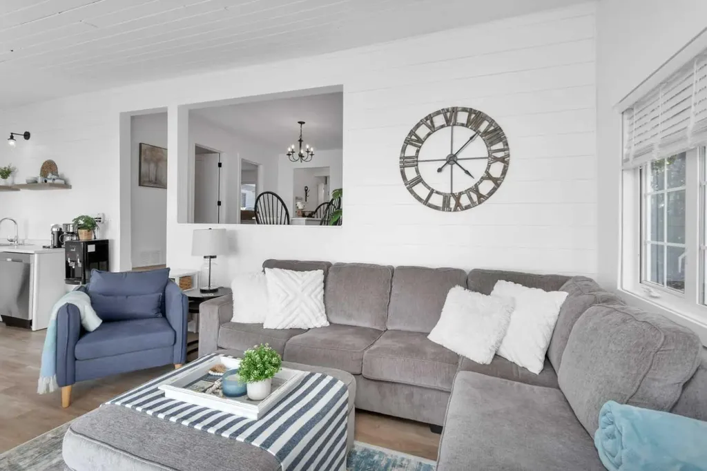 79 Birchcliff Road Birchcliff AB T4S 1R6