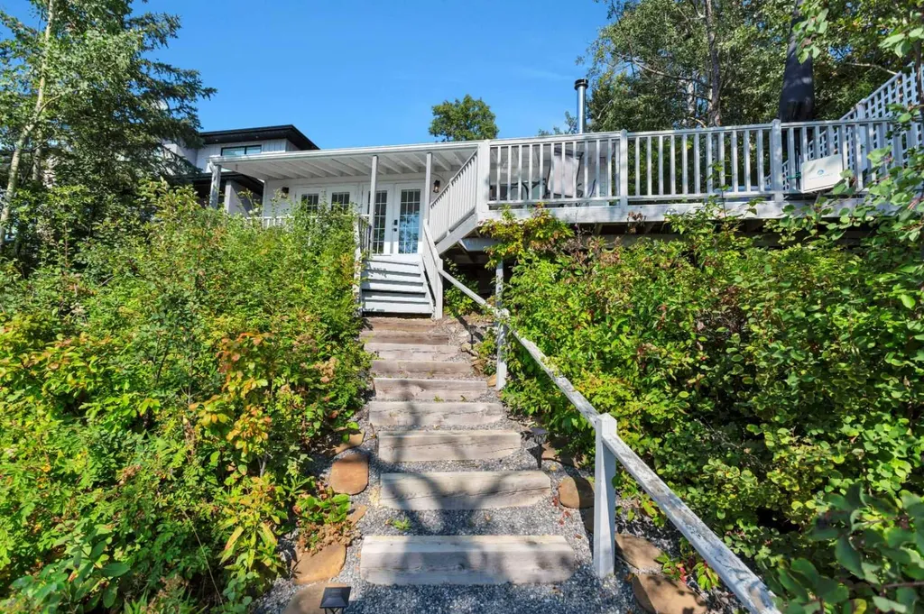 79 Birchcliff Road Birchcliff AB T4S 1R6
