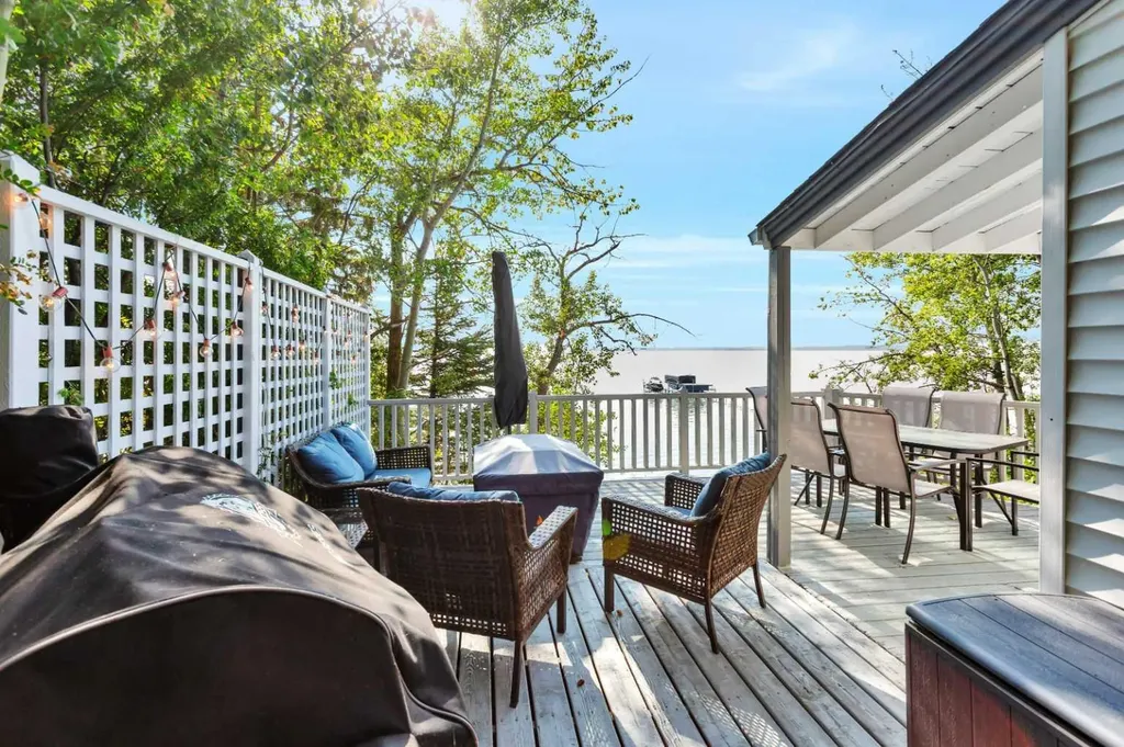 79 Birchcliff Road Birchcliff AB T4S 1R6