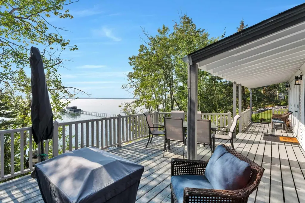 79 Birchcliff Road Birchcliff AB T4S 1R6