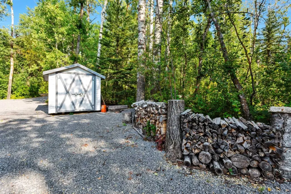 79 Birchcliff Road Birchcliff AB T4S 1R6
