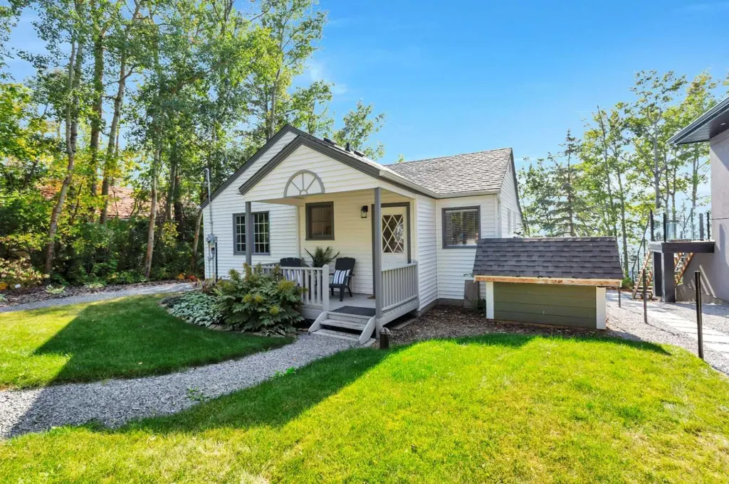 79 Birchcliff Road Birchcliff AB T4S 1R6