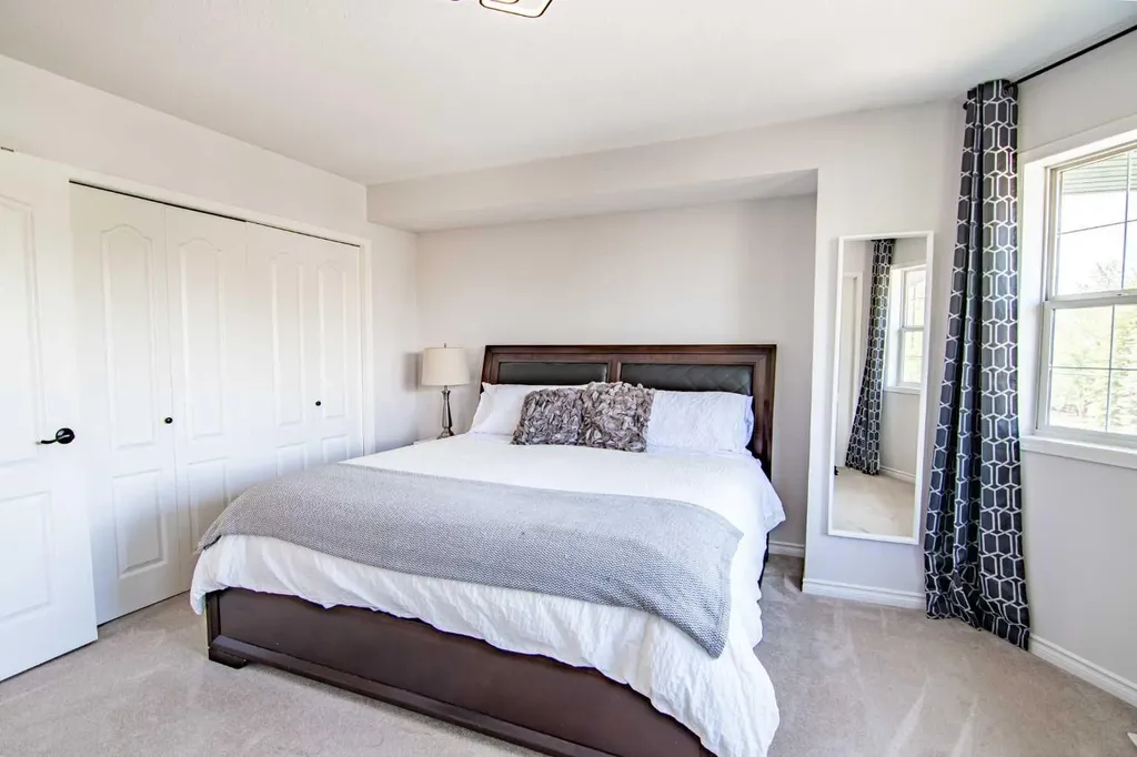 5008 41 Street Sylvan Lake AB T4S1B9