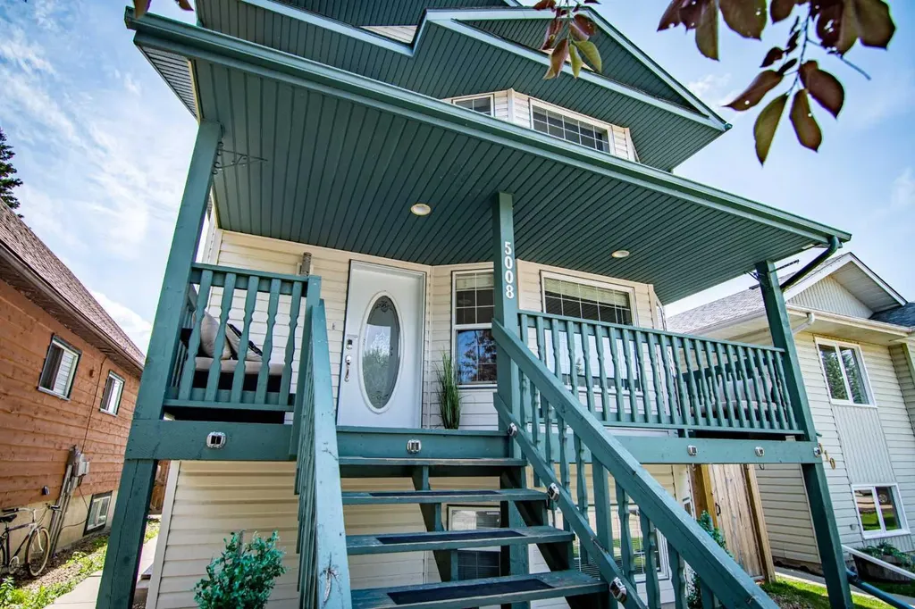 5008 41 Street Sylvan Lake AB T4S1B9