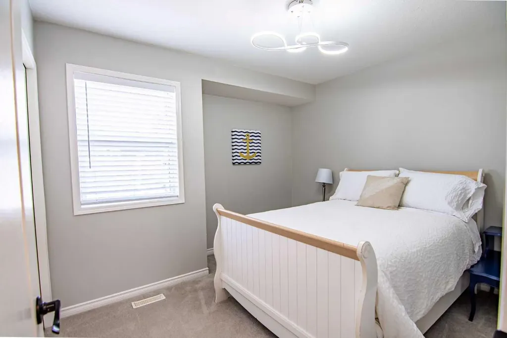 5008 41 Street Sylvan Lake AB T4S1B9