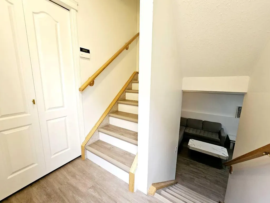 5008 41 Street Sylvan Lake AB T4S1B9
