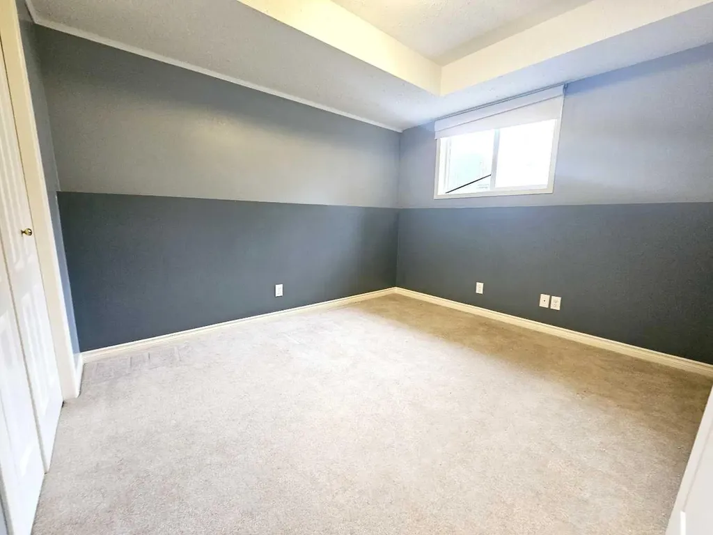 5008 41 Street Sylvan Lake AB T4S1B9
