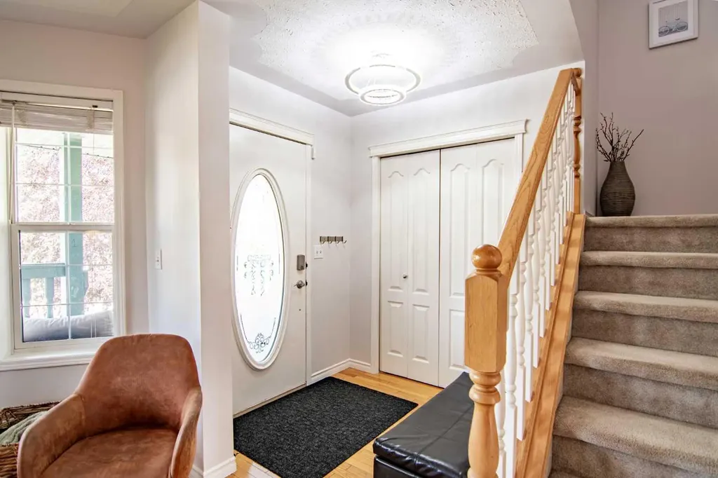 5008 41 Street Sylvan Lake AB T4S1B9